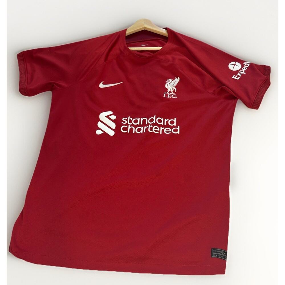 Liverpool 2022/23 Home Shirt Large | Nike Dri-FIT | Standard Chartered Expedia